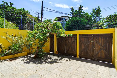 Casa de condomínio à venda com 250m², 4 quartos e 1 vagaGaragem