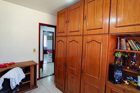 Casa de condomínio à venda com 250m², 4 quartos e 1 vagaQuarto 2