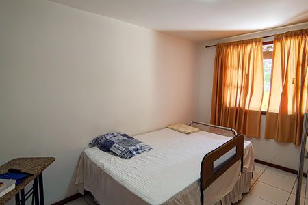 Casa de condomínio à venda com 250m², 4 quartos e 1 vagaQuarto