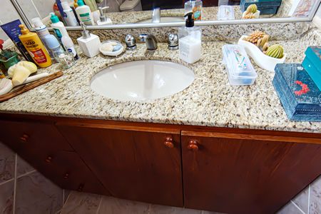 Casa de condomínio à venda com 250m², 4 quartos e 1 vagaBanheiro da Suíte