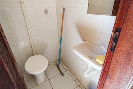 Casa de condomínio à venda com 250m², 4 quartos e 1 vagalavabo 