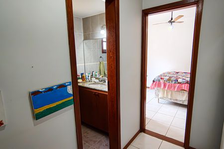 Casa de condomínio à venda com 250m², 4 quartos e 1 vagaSuíte
