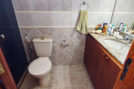 Casa de condomínio à venda com 250m², 4 quartos e 1 vagaBanheiro da Suíte