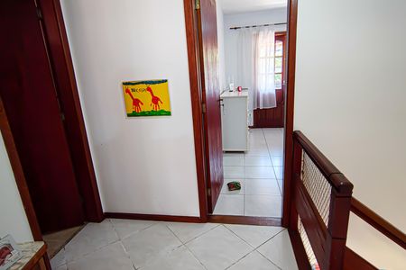 Casa de condomínio à venda com 250m², 4 quartos e 1 vagahall