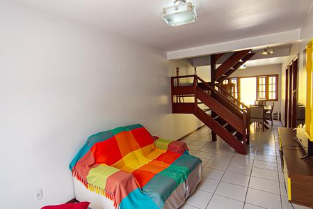 Casa de condomínio à venda com 250m², 4 quartos e 1 vagaSala