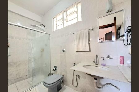 Casa à venda com 360m², 5 quartos e 6 vagasBanheiro/Suíte 1