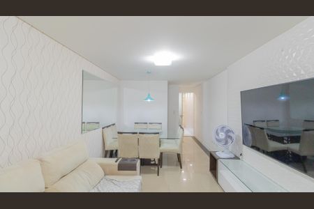 Casa para alugar com 109m², 3 quartos e 2 vagasSala