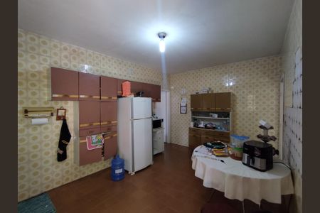 Casa à venda com 167m², 2 quartos e 1 vaga Casa à venda com 167m², 2 quartos e 1 vagaCozinha - Armários