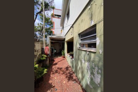 Casa à venda com 167m², 2 quartos e 1 vaga Casa à venda com 167m², 2 quartos e 1 vagaQuintal de baixo