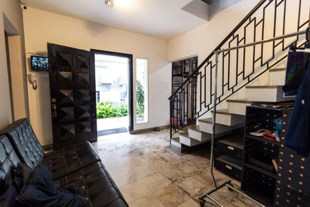 Casa à venda com 350m², 3 quartos e 4 vagas Casa à venda com 350m², 3 quartos e 4 vagasHall de entrada