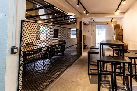 Casa à venda com 350m², 3 quartos e 4 vagas Casa à venda com 350m², 3 quartos e 4 vagasÁrea Coberta Churrasqueira