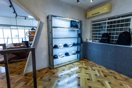 Casa à venda com 350m², 3 quartos e 4 vagas Casa à venda com 350m², 3 quartos e 4 vagasSala 2