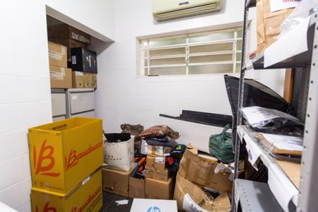 Casa à venda com 350m², 3 quartos e 4 vagas Casa à venda com 350m², 3 quartos e 4 vagasDepósito