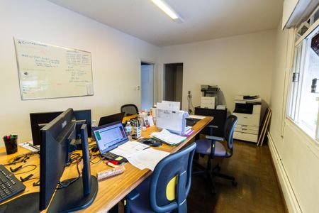 Casa à venda com 350m², 3 quartos e 4 vagas Casa à venda com 350m², 3 quartos e 4 vagasQuarto 1