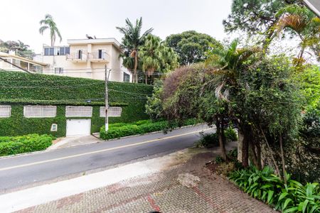 Casa à venda com 350m², 3 quartos e 4 vagas Casa à venda com 350m², 3 quartos e 4 vagasVista do Quarto 2