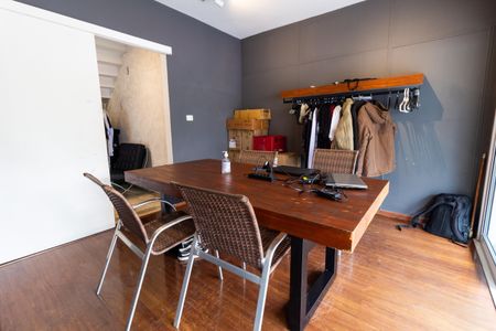 Casa à venda com 350m², 3 quartos e 4 vagas Casa à venda com 350m², 3 quartos e 4 vagasSaleta