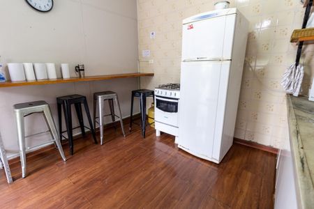 Casa à venda com 350m², 3 quartos e 4 vagas Casa à venda com 350m², 3 quartos e 4 vagasCozinha