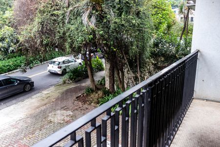 Casa à venda com 350m², 3 quartos e 4 vagas Casa à venda com 350m², 3 quartos e 4 vagasSacada do Quarto 2