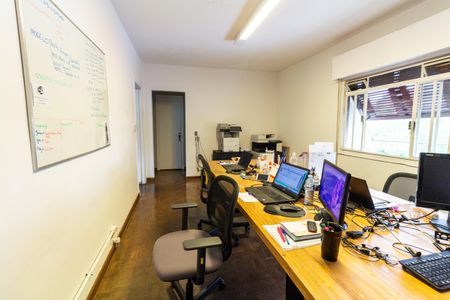 Casa à venda com 350m², 3 quartos e 4 vagas Casa à venda com 350m², 3 quartos e 4 vagasQuarto 1