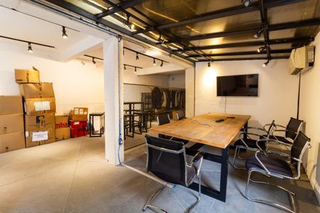 Casa à venda com 350m², 3 quartos e 4 vagas Casa à venda com 350m², 3 quartos e 4 vagasÁrea Coberta Churrasqueira