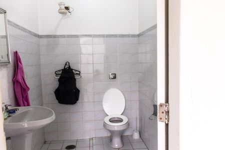 Casa à venda com 350m², 3 quartos e 4 vagas Casa à venda com 350m², 3 quartos e 4 vagasBanheiro de Serviço