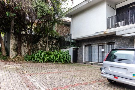 Casa à venda com 350m², 3 quartos e 4 vagas Casa à venda com 350m², 3 quartos e 4 vagasGaragem Frente