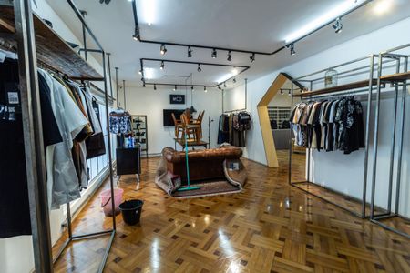 Casa à venda com 350m², 3 quartos e 4 vagas Casa à venda com 350m², 3 quartos e 4 vagasSala 1