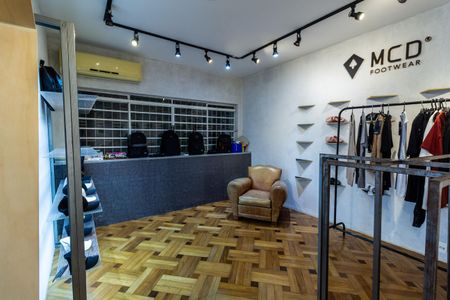 Casa à venda com 350m², 3 quartos e 4 vagas Casa à venda com 350m², 3 quartos e 4 vagasSala 2