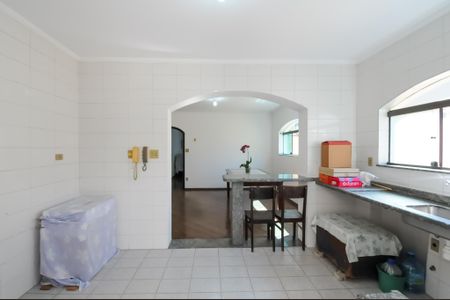 Casa à venda com 183m², 3 quartos e 2 vagasCozinha