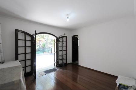 Casa à venda com 183m², 3 quartos e 2 vagasSuíte