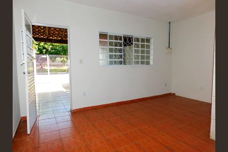 Casa para alugar com 80m², 2 quartos e 1 vagaSala