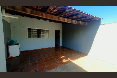 Casa para alugar com 80m², 2 quartos e 1 vagaFachada