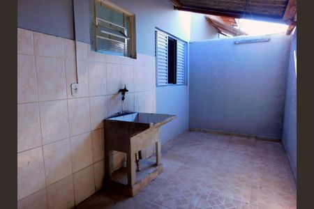 Casa para alugar com 80m², 2 quartos e 1 vagaÁrea de Serviço