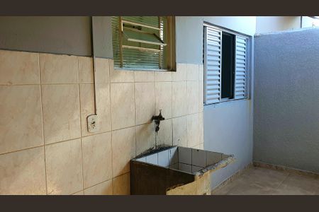 Casa para alugar com 80m², 2 quartos e 1 vagaÁrea de Serviço