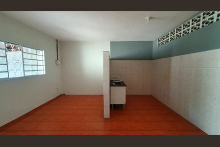 Casa para alugar com 80m², 2 quartos e 1 vagaSala