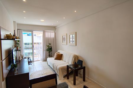 Apartamento para alugar com 180m², 3 quartos e 2 vagassala