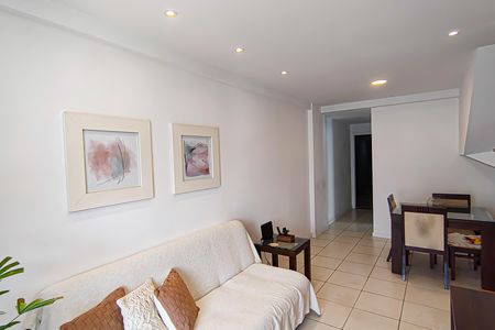 Apartamento para alugar com 180m², 3 quartos e 2 vagassala