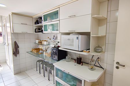 Apartamento para alugar com 180m², 3 quartos e 2 vagascozinha e area de serviço