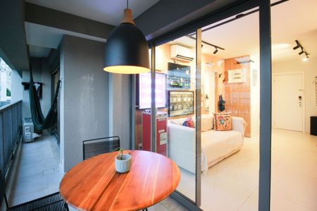 Apartamento à venda com 50m², 1 quarto e sem vaga Apartamento à venda com 50m², 1 quarto e sem vagaVaranda