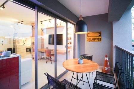 Apartamento à venda com 50m², 1 quarto e sem vaga Apartamento à venda com 50m², 1 quarto e sem vagaVaranda