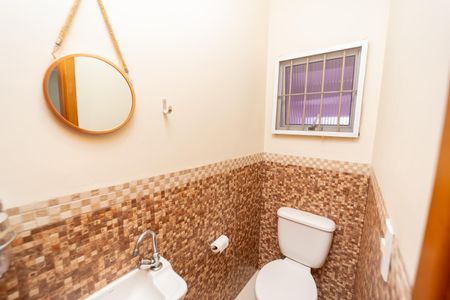 Casa à venda com 120m², 2 quartos e 2 vagasLavabo