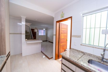 Casa à venda com 120m², 2 quartos e 2 vagasCozinha