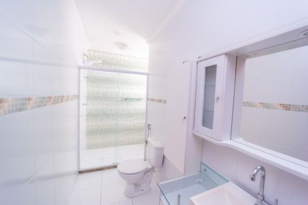 Casa à venda com 120m², 2 quartos e 2 vagasBanheiro social