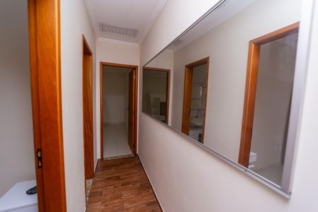 Casa à venda com 120m², 2 quartos e 2 vagasCorredor