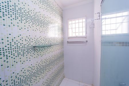 Casa à venda com 120m², 2 quartos e 2 vagasBanheiro social