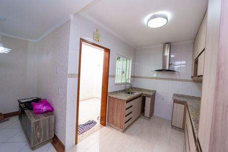 Casa à venda com 120m², 2 quartos e 2 vagasCozinha