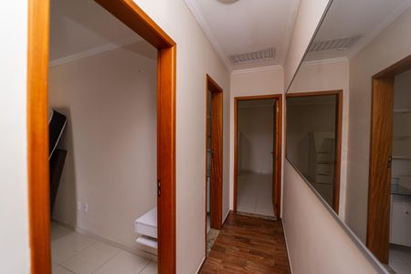 Casa à venda com 120m², 2 quartos e 2 vagasCorredor