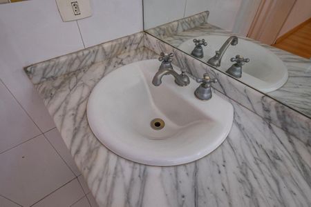 Apartamento à venda com 120m², 2 quartos e 1 vagaSuíte - Banheiro