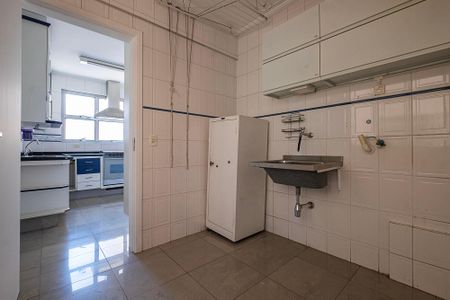 Apartamento à venda com 120m², 2 quartos e 1 vagaÁrea de Serviço