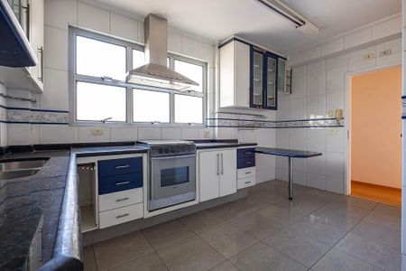 Apartamento à venda com 120m², 2 quartos e 1 vagaCozinha